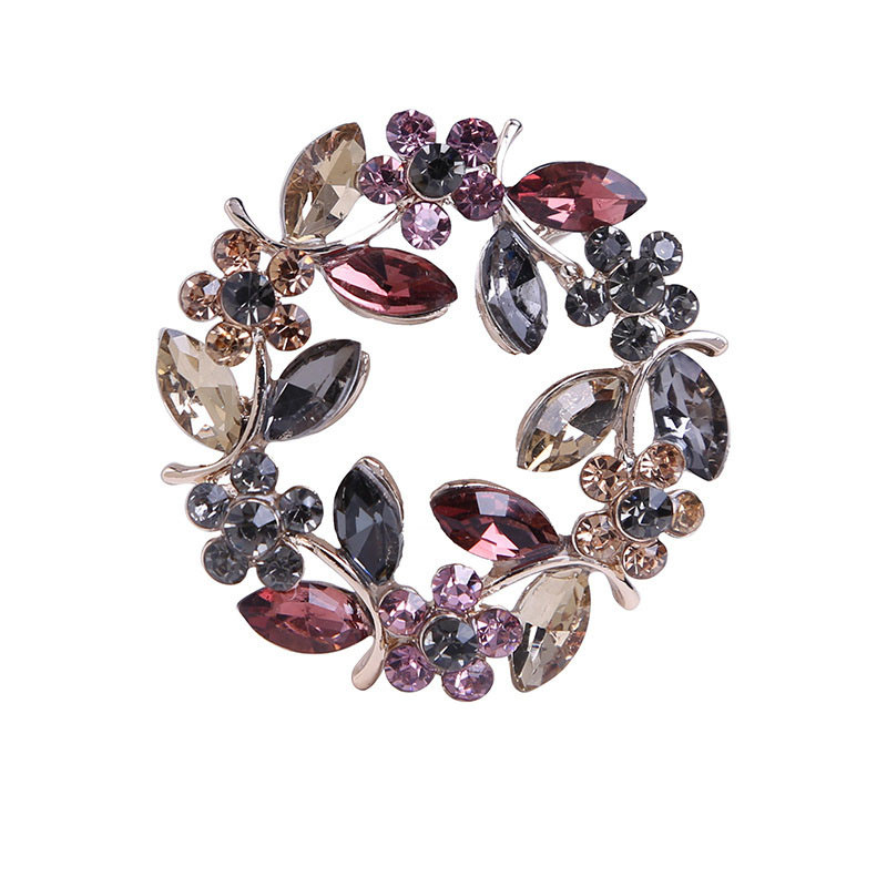 Tipptasemel peen lehtsõrmus strassikivist pross kaelarihmanõel ehted rõivamanused