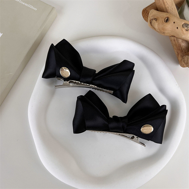 1 pereche de ac de păr din satin tridimensional de înaltă calitate din Coreea Clip pentru picior de rață, etichetă mică de aur, ac accesorii de păr pentru femei