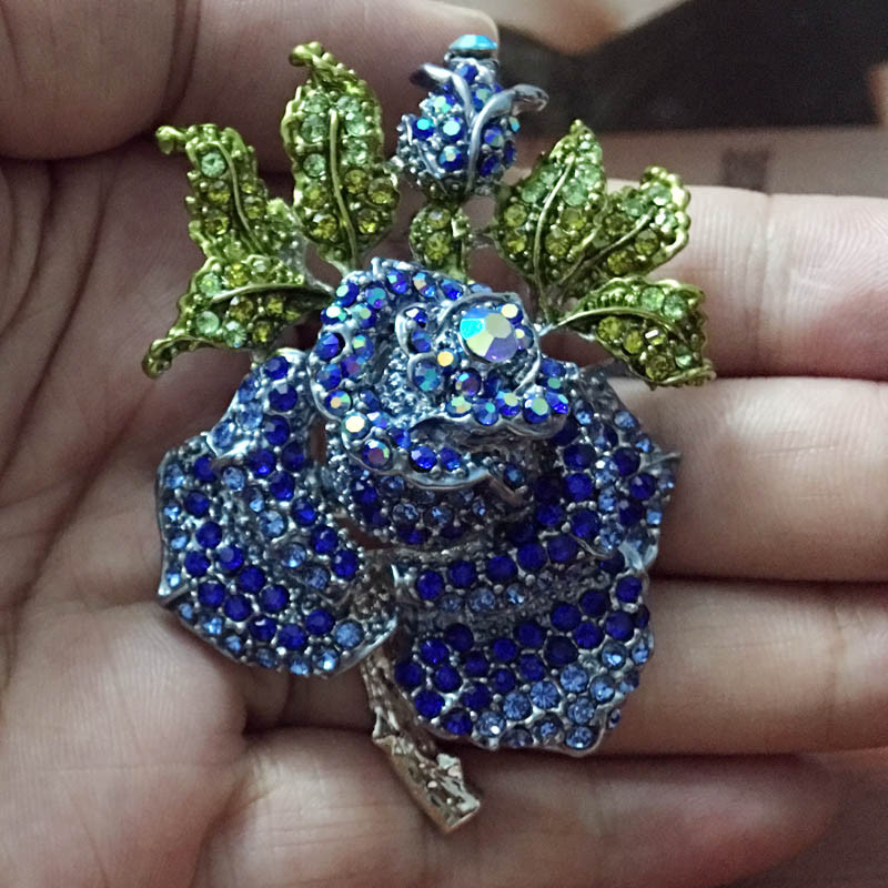 Broșă cu flori de trandafir în patru culori Femei Cele mai bune accesorii de nuntă Broșă Esmalte Broșă Colares Violetta Violetta Broșă Broșă