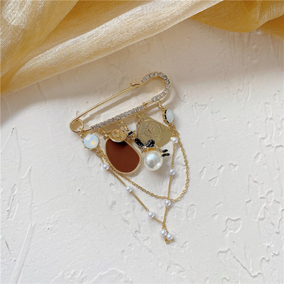 Broșă cu ciucuri de perle de lux Numărul 5 Broșă Cadou pentru fete Accesorii Geantă Îmbrăcăminte pentru femei Pin pentru bărbați Cadou Bijuterii