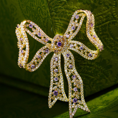 Elegantni luksuzni nakit Broš s resicama od kubičnih cirkona Sjajne mašne Broševi Temperamentni slatkovodni biser Igla s mašnama Ženski dodaci