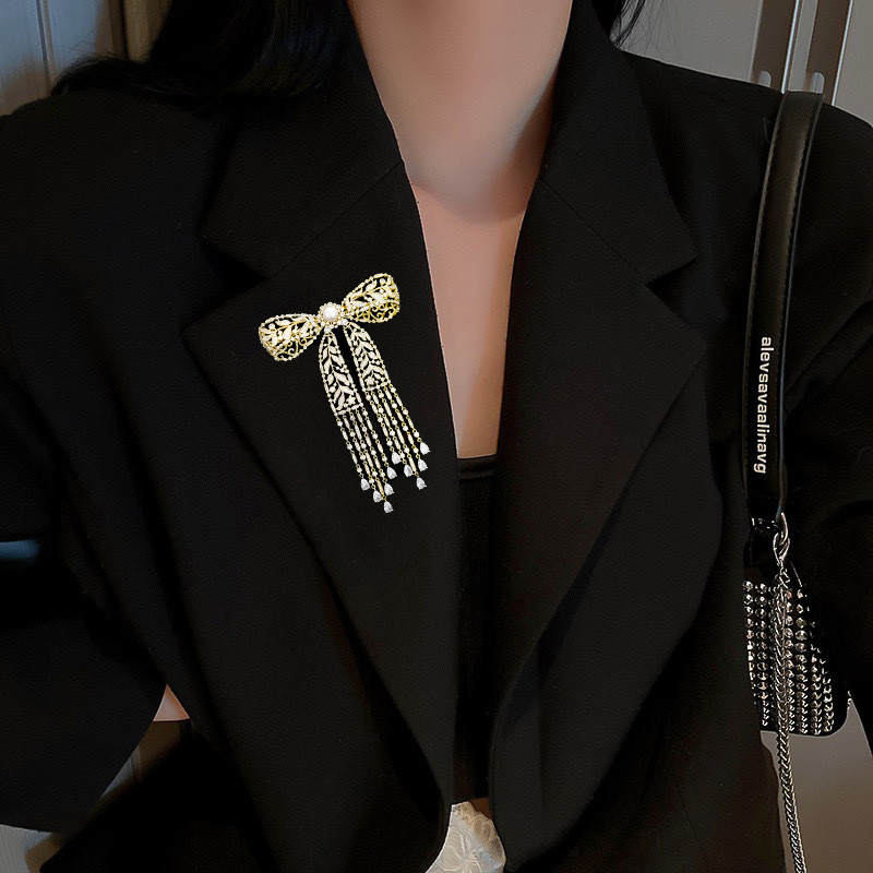 Elegantni luksuzni nakit Broš s resicama od kubičnih cirkona Sjajne mašne Broševi Temperamentni slatkovodni biser Igla s mašnama Ženski dodaci