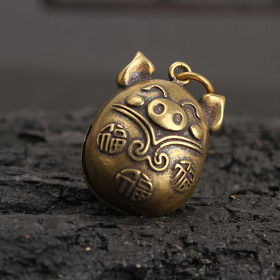 Réz Blessing Pig kis csengő kulcstartó medál Vintage sárgaréz fém kínai állatöv jelképes állatkulcstartók táska varázsa grafikák