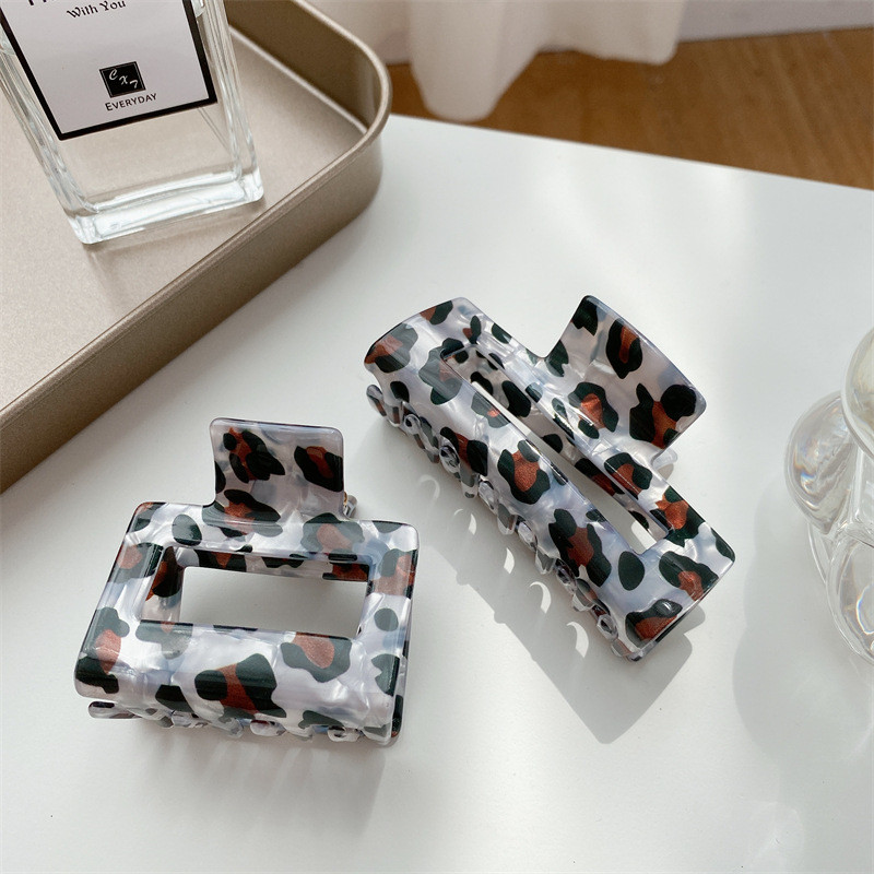2022 New Trend Acrilic Gri Leopard Print Grabber Gheare de păr Dimensiune mare Agrafă de păr pătrată pentru femei Accesorii de păr Barrette