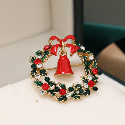 Broșă emailă Morkopela Coroană de brad de Crăciun Ace metalice Bijuterii de modă Cadou pentru femei Decor de Crăciun Fericit Cadouri de petrecere