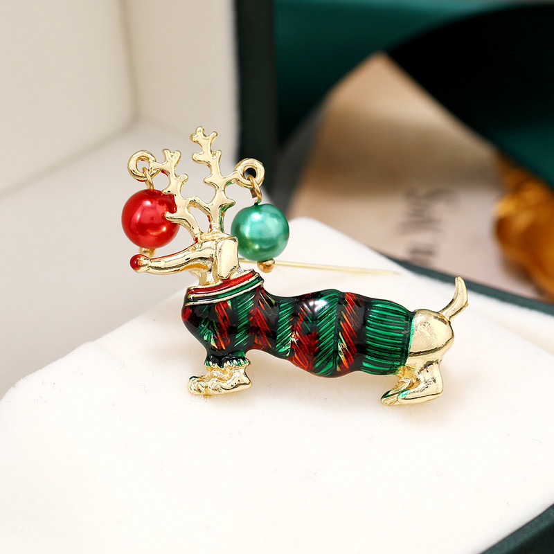 Broșă emailă Morkopela Coroană de brad de Crăciun Ace metalice Bijuterii de modă Cadou pentru femei Decor de Crăciun Fericit Cadouri de petrecere