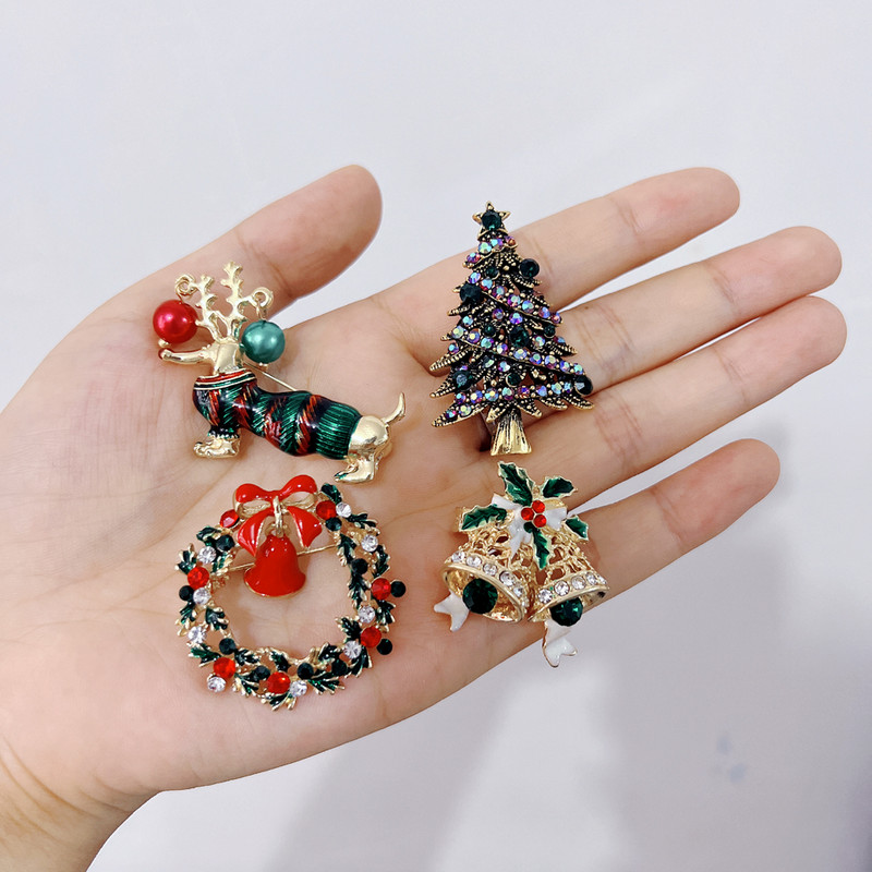 Broșă emailă Morkopela Coroană de brad de Crăciun Ace metalice Bijuterii de modă Cadou pentru femei Decor de Crăciun Fericit Cadouri de petrecere