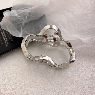 Versiune coreeană Metal Geometric Ac de păr Bowknot Hollow Grab Clip de păr Duckbill Clip Femei Accesorii de păr