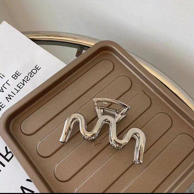 Versiune coreeană Metal Geometric Ac de păr Bowknot Hollow Grab Clip de păr Duckbill Clip Femei Accesorii de păr