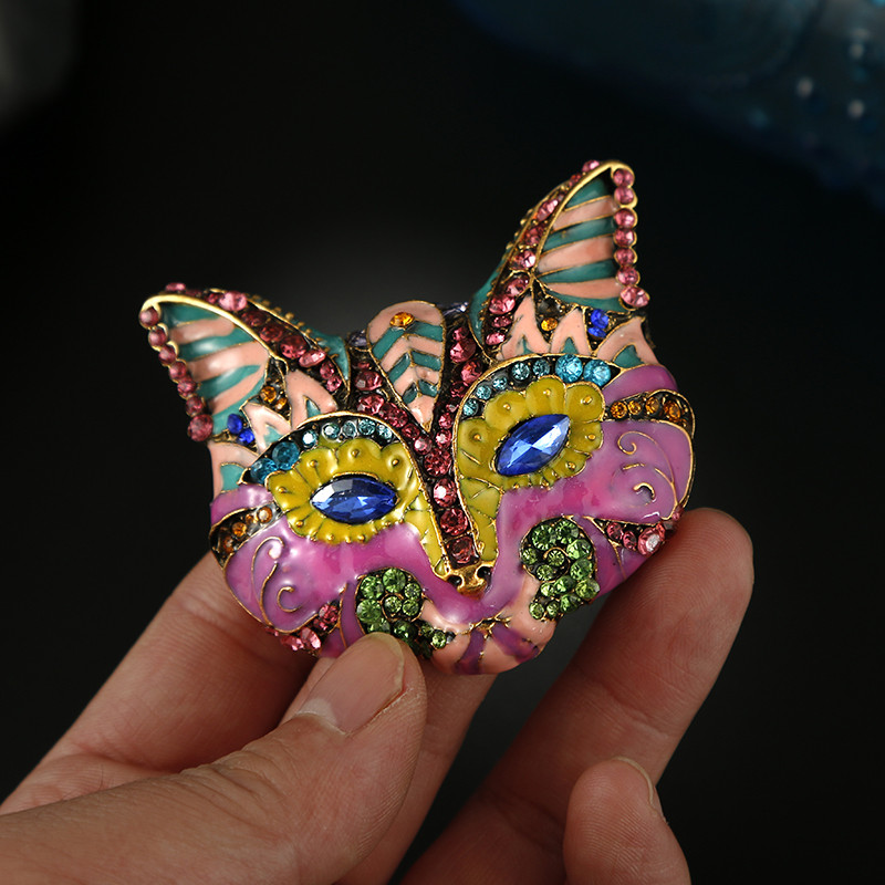 2022 Nou frumos email broșă mare vulpe pin AAA strass cap de animal bijuterii design colorat ochi albaștri accesorii de iarnă