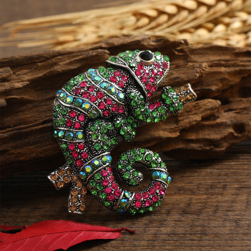 Morkopela nagy kaméleon bross kiváló minőségű állati zománctű strasszos divat ruházati kiegészítők ékszerek fibulák jó ajándék