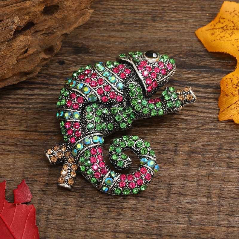 Morkopela nagy kaméleon bross kiváló minőségű állati zománctű strasszos divat ruházati kiegészítők ékszerek fibulák jó ajándék