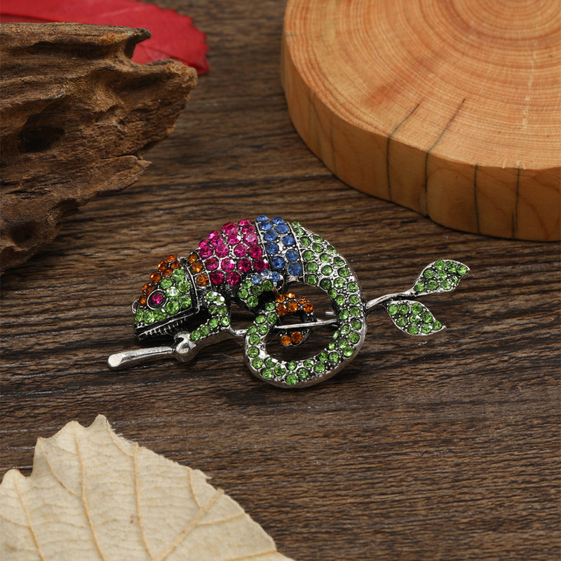 Morkopela nagy kaméleon bross kiváló minőségű állati zománctű strasszos divat ruházati kiegészítők ékszerek fibulák jó ajándék