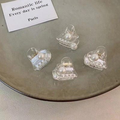 4kom/lot Mini ukosnice od smole u obliku srca Slatka djevojka, prozirna imitacija bisera, akrilne male kandže za kosu Retro ljubavne ukosnice