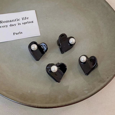 4kom/lot Mini ukosnice od smole u obliku srca Slatka djevojka, prozirna imitacija bisera, akrilne male kandže za kosu Retro ljubavne ukosnice