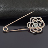 Luxus teljes strasszos kamélia melltűk nőknek Kristály Rózsa Virág Bross Pins Férfi Kiegészítők Ékszerek