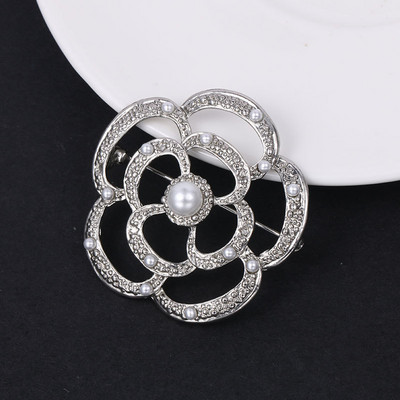 Luxus teljes strasszos kamélia melltűk nőknek Kristály Rózsa Virág Bross Pins Férfi Kiegészítők Ékszerek