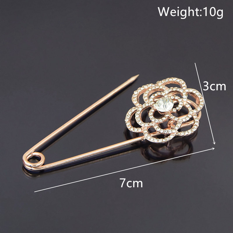 Luxus teljes strasszos kamélia melltűk nőknek Kristály Rózsa Virág Bross Pins Férfi Kiegészítők Ékszerek