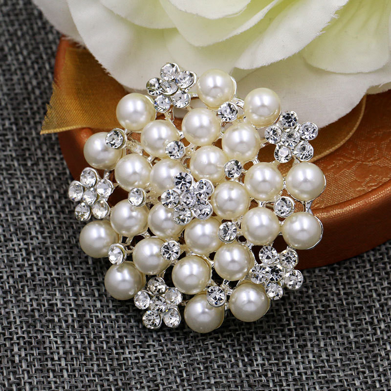 Luksuslik disainitud lillepross Naiste kividest pärlipross naistele jõulukingiks