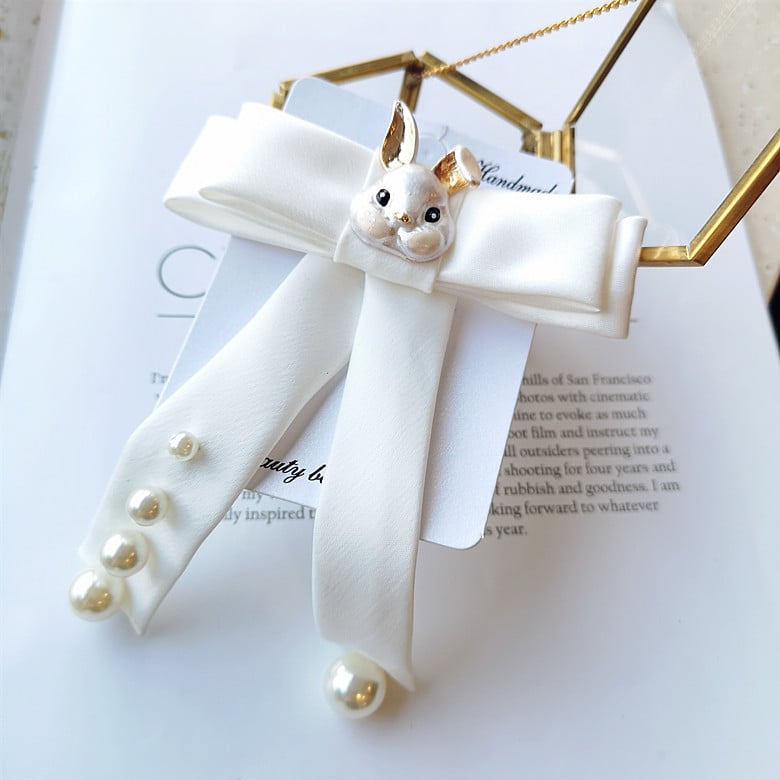 Broșă de iepure Tic cu panglică albă nouă, broșă cu perle, accesorii, broșe pentru guler pentru femei, insignă pentru femei, bijuterii