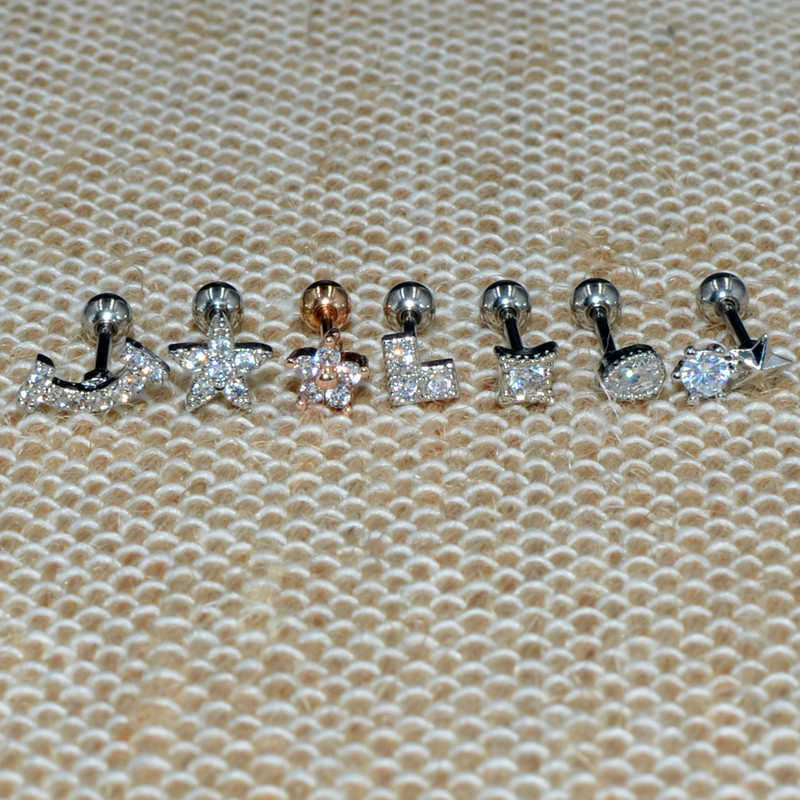 2 buc. 20G oțel 1 buc. vânzare fierbinte zircon floare ureche tragus cartilaj helix cercel buză labret Stud Piercing bijuterii pentru corp
