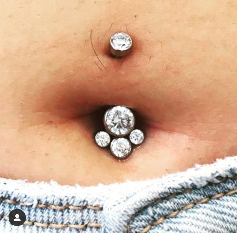 Piercing pentru buric din titan Ramă 4 CZ Cluster Curbe pentru buric cu filet intern Piercing pentru corp cu bară Inel pentru buric Bijuterii pentru corp