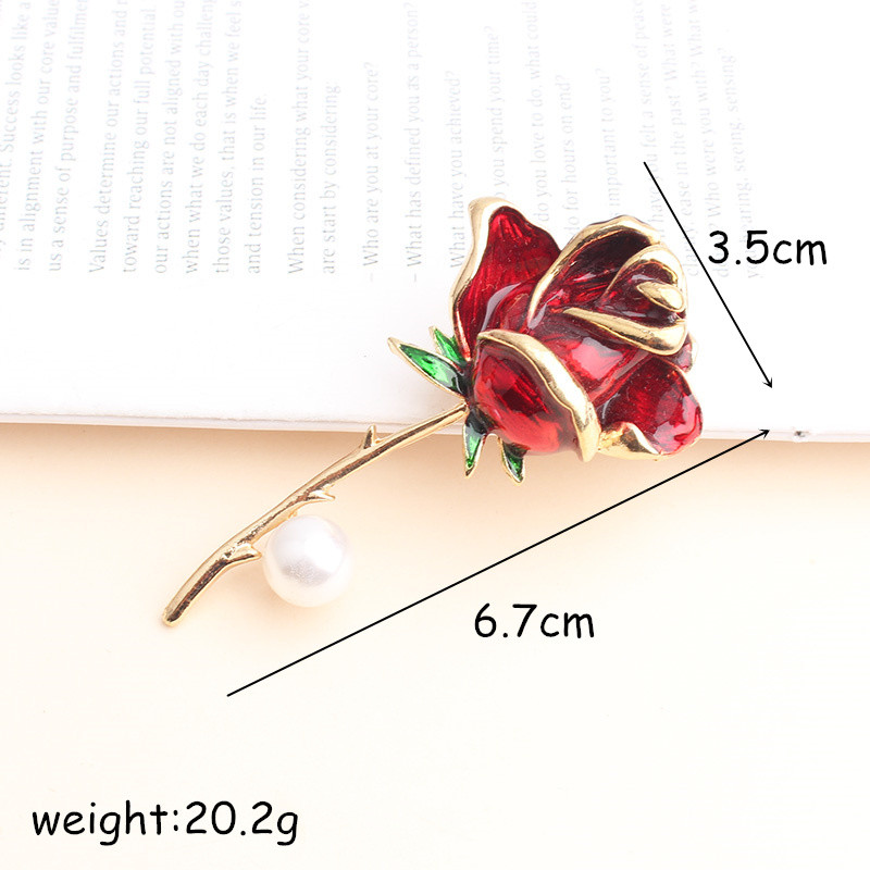 Broșe cu flori de trandafir emailat Pomlee pentru femei, moda doamnă, ace de flori de lux cu perle, design de primăvară vară, cadou disponibil în 2 culori
