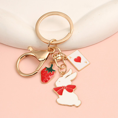 Сладък емайлиран ключодържател Bowknot Rabbit Strawberry Poker Key Ring Животни ключодържатели Сувенир Подарък за жени Мъже Направи си сам ръчно изработени бижута