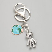 Breloc drăguț emailat Spaceman Earth Breloc astronaut Breloc Univers Cadouri pentru femei bărbați Cay Keys DIY bijuterii lucrate manual