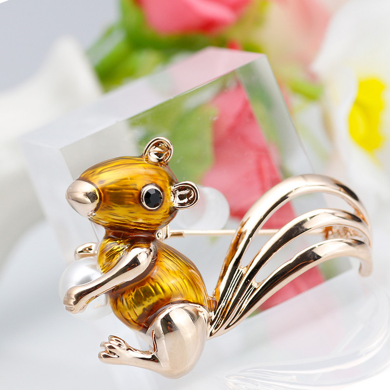 Femei minunate veverita animal brosa email perla imitatie bijuterii moda copii cadouri festival petrecere rever accesorii pulover