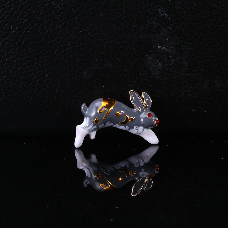 Iepure drăguț din aliaj de desene animate, iepure alb, pentru broșă, pentru femei, accesorii pentru îmbrăcăminte simple și versatile.