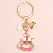 Vicces Kulcstartó Felhő Boldog 3D Hobbyhorse Kulcstartó Zománc Kulcstartó Női Férfi Gyermek Kézitáska Kiegészítő Barkács ékszer Ajándékok
