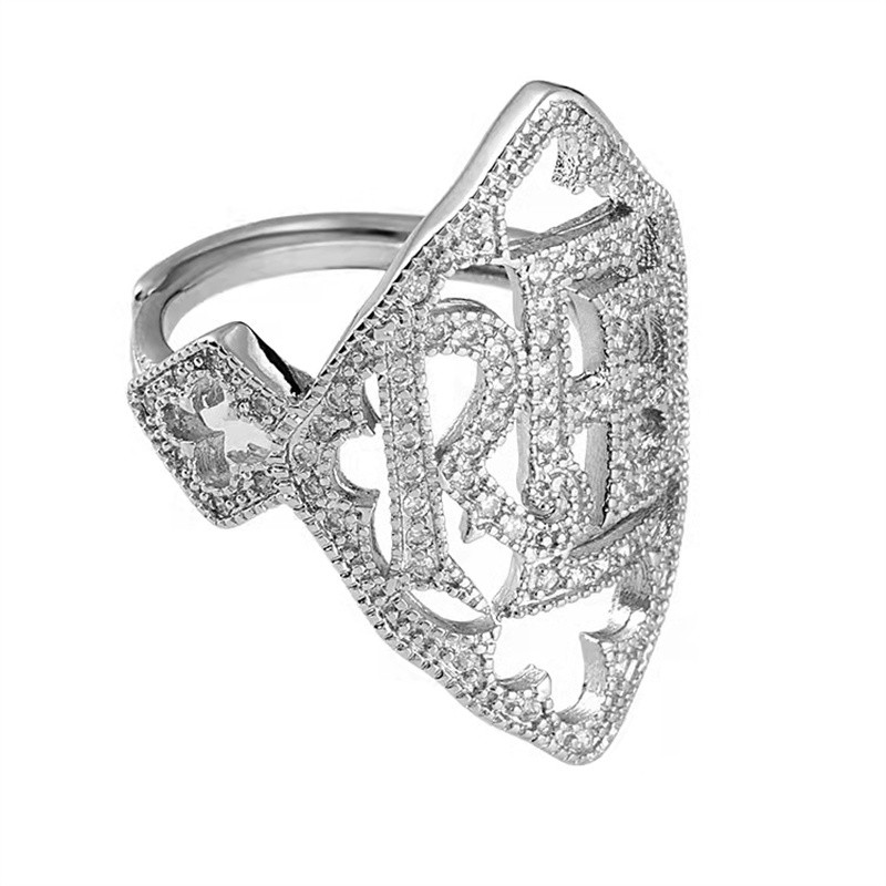 Site-ul oficial al mucegaiului Tyler care înconjoară Litere roșii limitate, retipărite, acoperire inel avansat cu ambalaj original