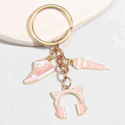 Roztomilý smaltovaný prívesok na kľúče Športová obuv Record Cat Headset Keyring Kľúčenka s mikrofónom Kľúčenky pre ženy Muži DIY Ručne vyrobené šperky Darčeky