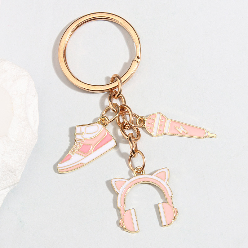 Roztomilý smaltovaný prívesok na kľúče Športová obuv Record Cat Headset Keyring Kľúčenka s mikrofónom Kľúčenky pre ženy Muži DIY Ručne vyrobené šperky Darčeky