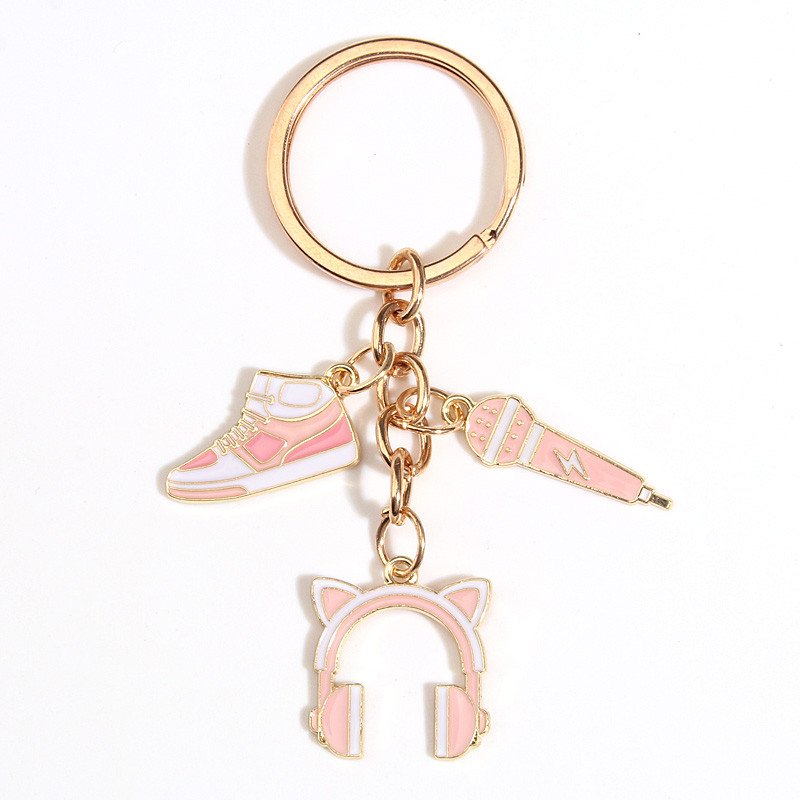 Roztomilý smaltovaný prívesok na kľúče Športová obuv Record Cat Headset Keyring Kľúčenka s mikrofónom Kľúčenky pre ženy Muži DIY Ručne vyrobené šperky Darčeky