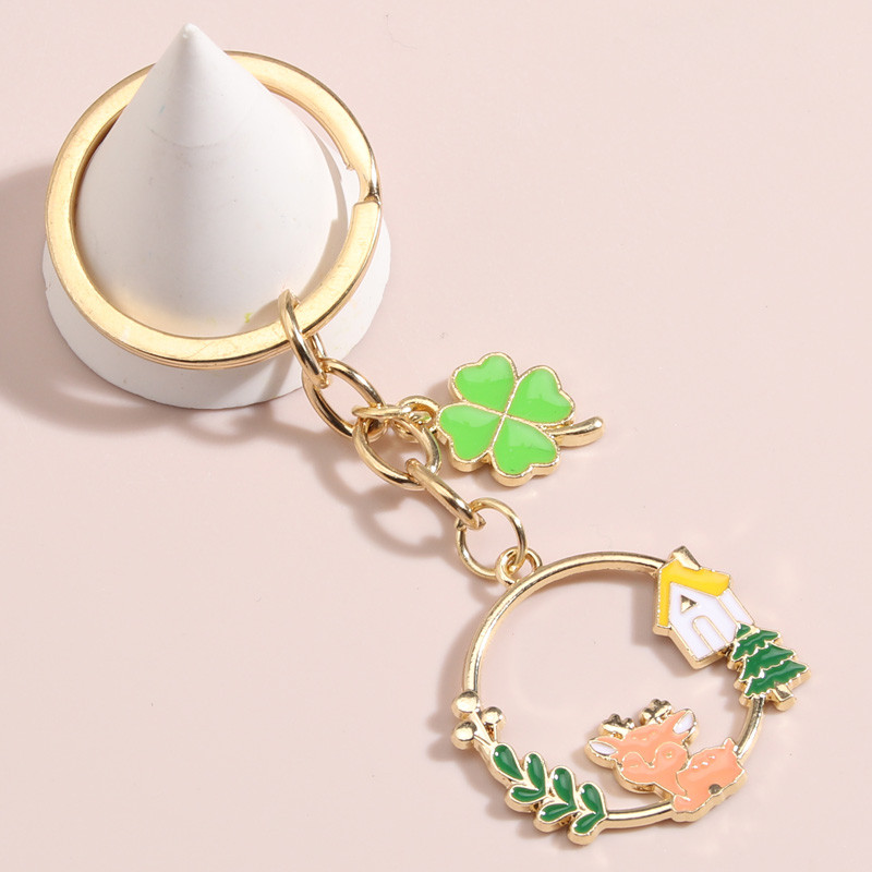 Slatka životinja, emajlirani privjesak za ključeve Četverolisna djetelina Sika Deer Tree House Sretni privjesci za ključeve za žene, muškarce, torbicu, dodatke, nakit, poklon