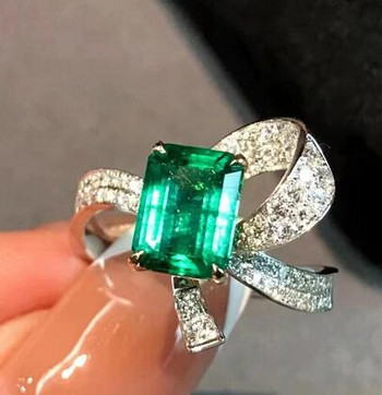 Елегантен изрязан пръстен за двойка с бантик с изрезка на принцеса с изумруден пълен диамант за жени Зелено сребърно покритие Подарък за годишнина Бижута