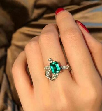 Елегантен изрязан пръстен за двойка с бантик с изрезка на принцеса с изумруден пълен диамант за жени Зелено сребърно покритие Подарък за годишнина Бижута