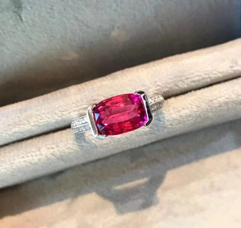 2023 ΝΕΟ Δαχτυλίδι 2023 Creative Baguette Ruby Full Diamond Δαχτυλίδι για γυναίκες Κόκκινο γεωμετρικό κρύσταλλο Zirconia Valentine Gift Party Jewelry