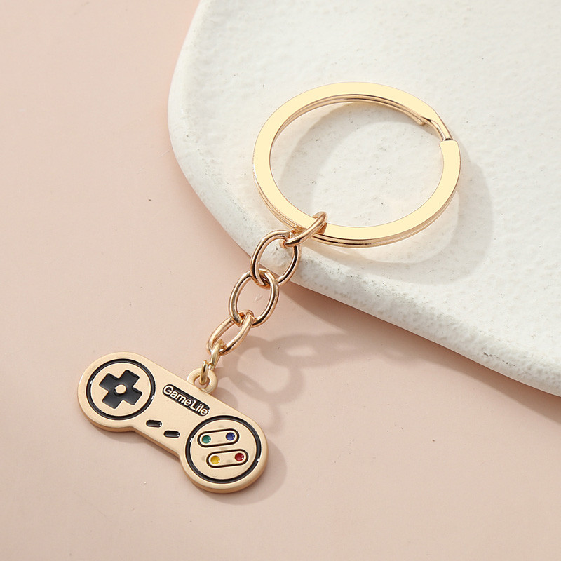 3 stiluri de mașină de joc nostalgică breloc Gamepad breloc breloc emailat cadouri suvenir pentru femei bărbați bijuterii lucrate manual