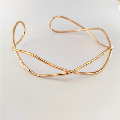 2023 m. Punk aukso sidabro spalvos Torques Choker karoliai Moterų geometrinė metalinė apykakle Heart Choker mados vakarėlio pareiškimas Collier