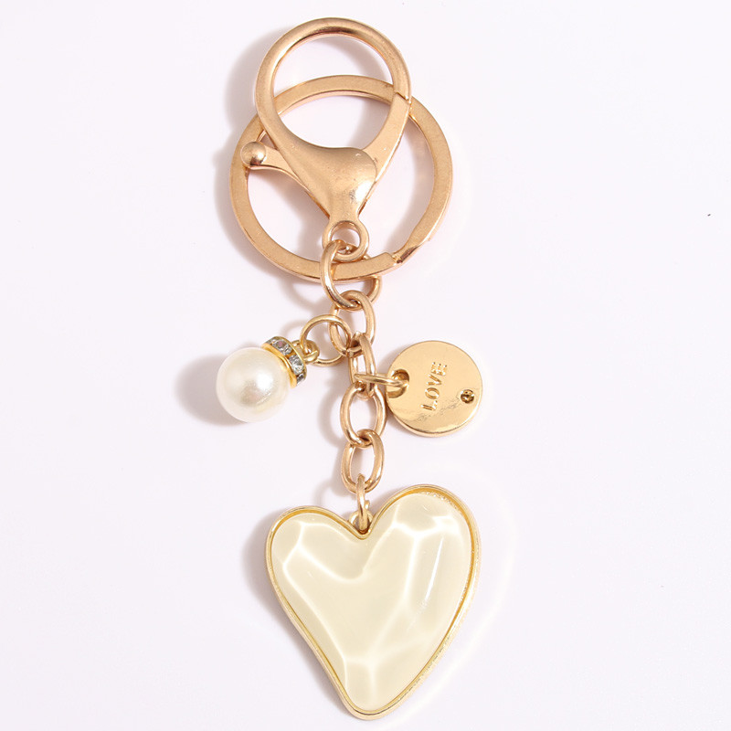 Zománcozott kulcstartó Love Heart Pearl kulcstartó Valentin-napi kulcstartók női lányoknak kézitáska kiegészítők barkács ékszerek ajándékok