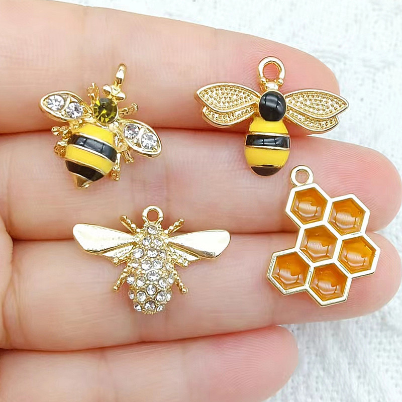 10 tk/pakk Mesilase kärgstruktuuri emailiga metallist amuletid kuldne alus ehete valmistamiseks ja meisterdamiseks moekõrvarõnga võlu moe ripats