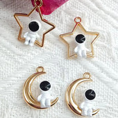 10 bucăți drăguț Pick Up Stars Astronaut Charms Pandantiv din aliaj de farmec emailat pentru realizarea de bijuterii DIY Brățări de cuplu plutitoare