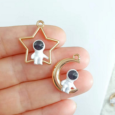 10 bucăți drăguț Pick Up Stars Astronaut Charms Pandantiv din aliaj de farmec emailat pentru realizarea de bijuterii DIY Brățări de cuplu plutitoare