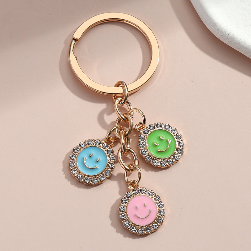 Breloc drăguț emailat Smile Face Breloc Breloc rotund Cadouri de prietenie pentru femei Bărbați Accesoriu geantă Bijuterii lucrate manual DIY