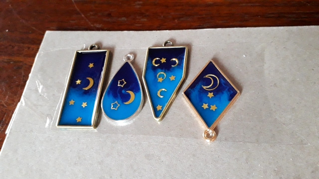 14 buc/lot 7 culori asortate geometrice goluri presate cadru de flori pandantiv din rășină pentru realizarea de bijuterii matriță