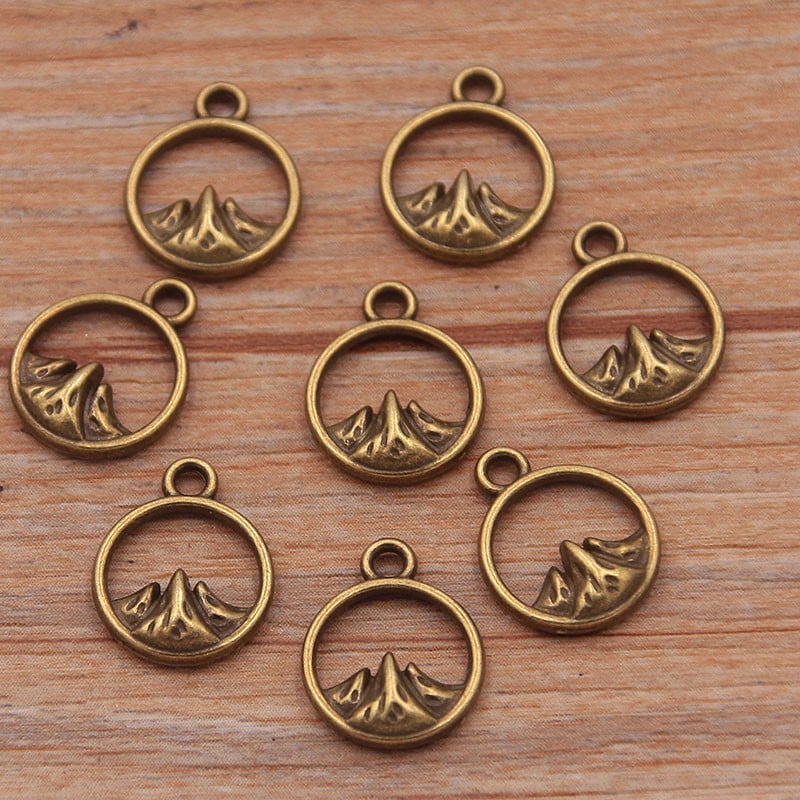 60 bucăți 10 x 13 mm Brelocuri rotunde de munte mici, pandantive naturale, decorare manuală, vintage, pentru realizarea de bijuterii DIY.