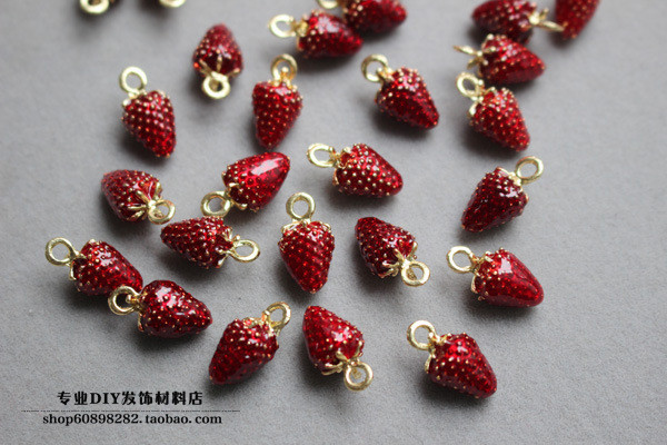 10 buc/lot Fabricare bijuterii din aliaj de picurare, accesorii pentru pandantiv, farmec cu email căpșuni roșii, 10*16mm
